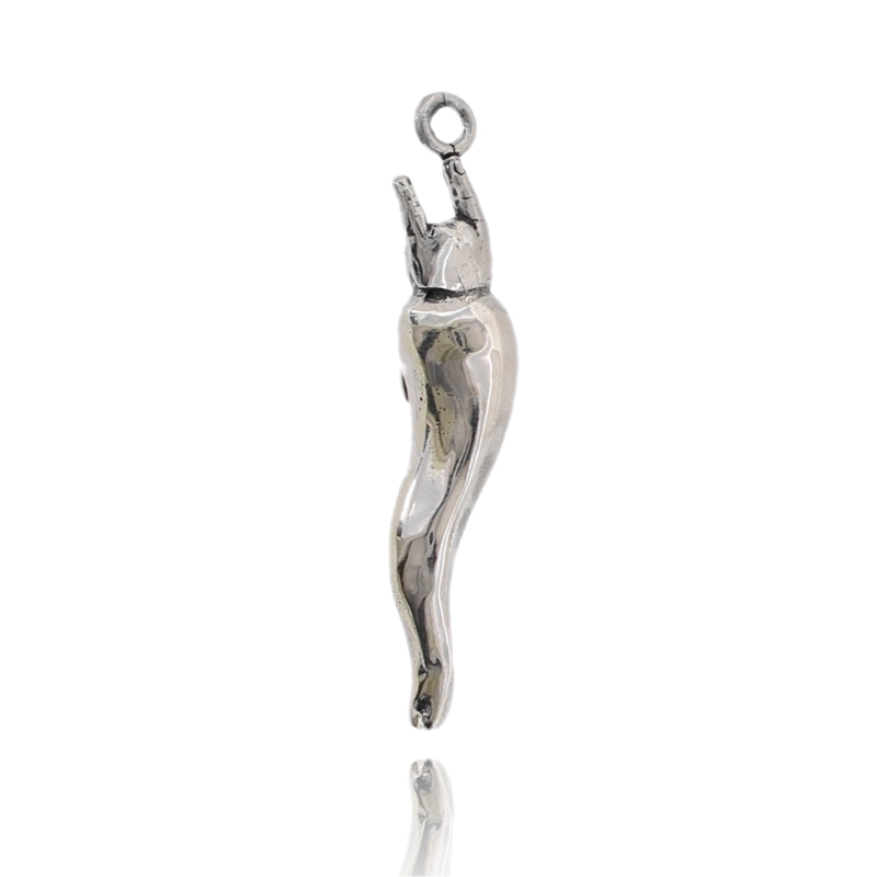 CIONDOLO CORNO MM 65X13 CON MANO CORNA IN ARGENTO MICROFUSO BRUNITO TIT 800‰