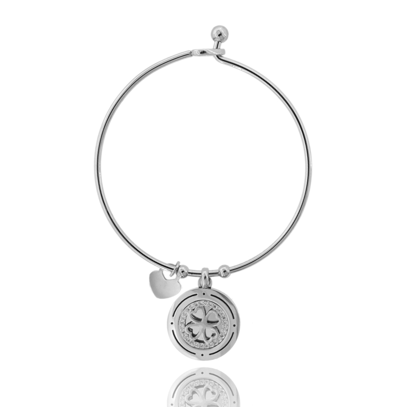 BRACCIALE RIGIDO CON QUADRIFOGLIO E CUORE PENDENTE IN ACCIAIO E STRASS