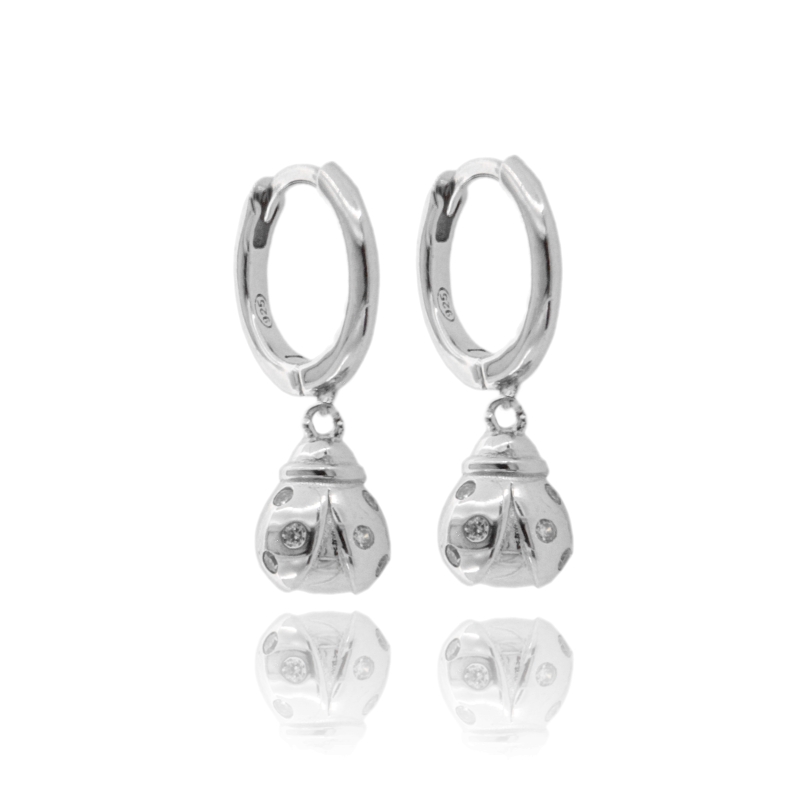 ORECCHINI A CERCHIO SCATTINO CON COCCINELLA PENDENTE IN ARGENTO RODIATO TIT 925 E ZIRCONI